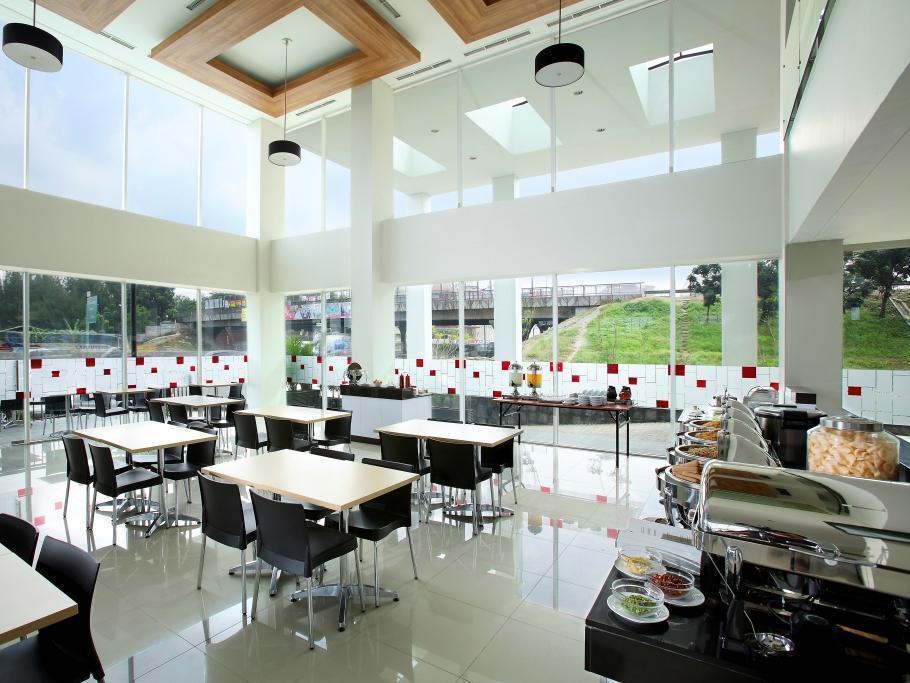 Amaris Hotel Bekasi Barat Εξωτερικό φωτογραφία