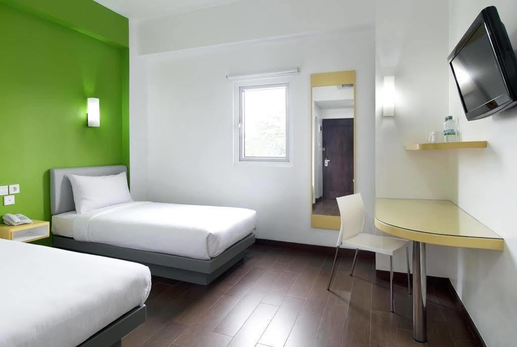 Amaris Hotel Bekasi Barat Εξωτερικό φωτογραφία